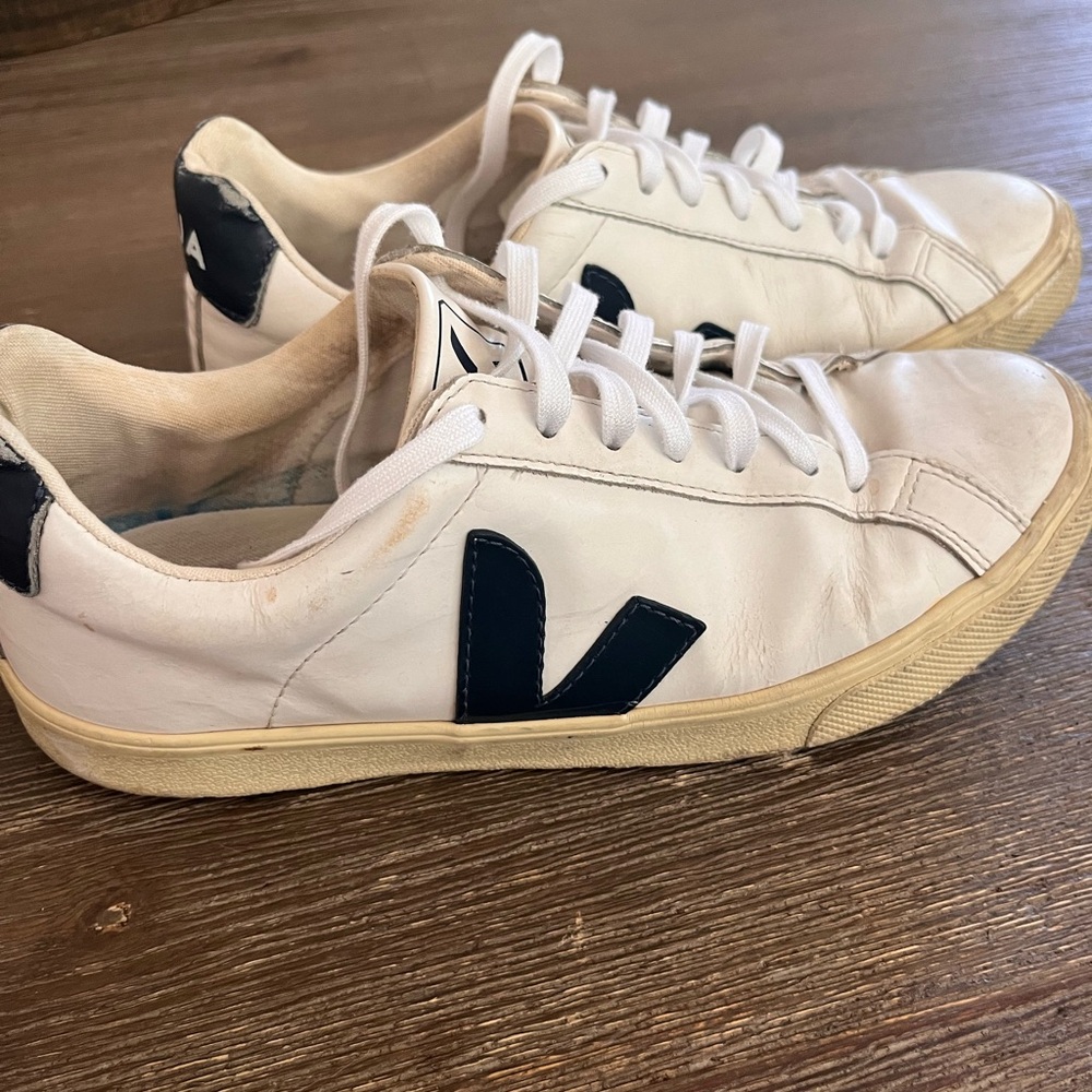 SOLD🚫Veja Campo White and Navy Sneakers